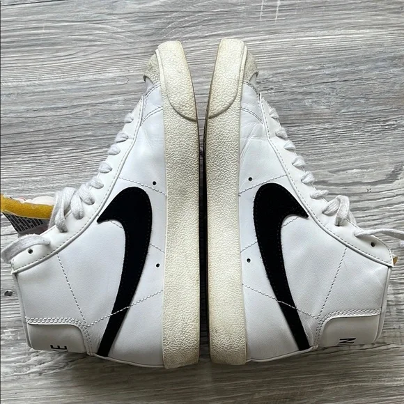 Nike Blazer High-Top Sneakers  sizes 7.5 - Picture 5 of 8